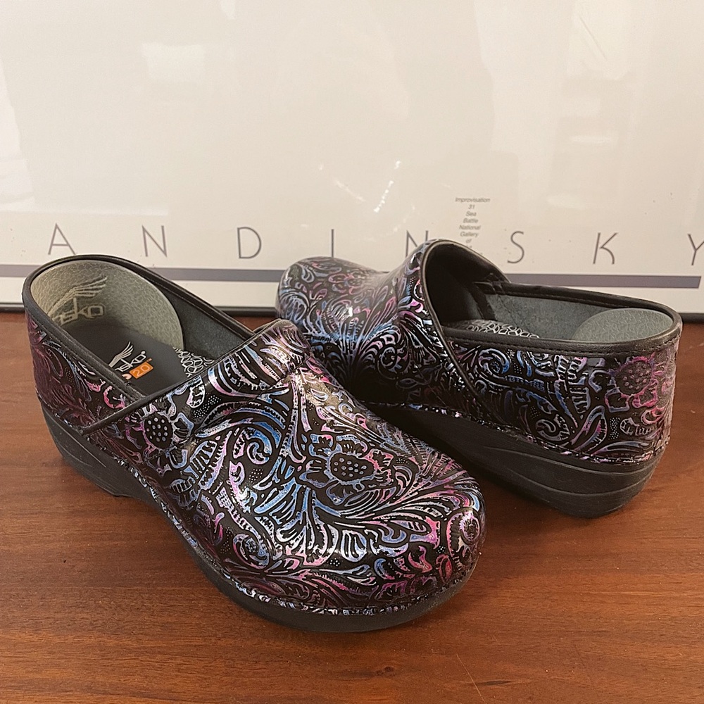 Dansko Women's Floral Clogs - Black and Purple